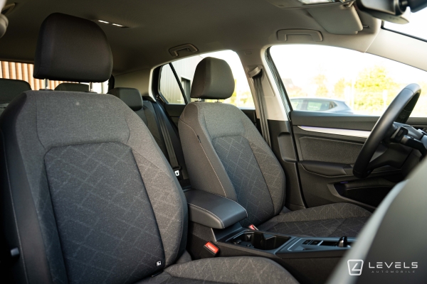  Volkswagen Golf 8 1.0 eTSI 110ch DSG7 Life Business