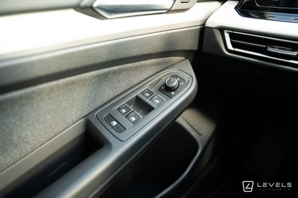  Volkswagen Golf 8 1.0 eTSI 110ch DSG7 Life Business