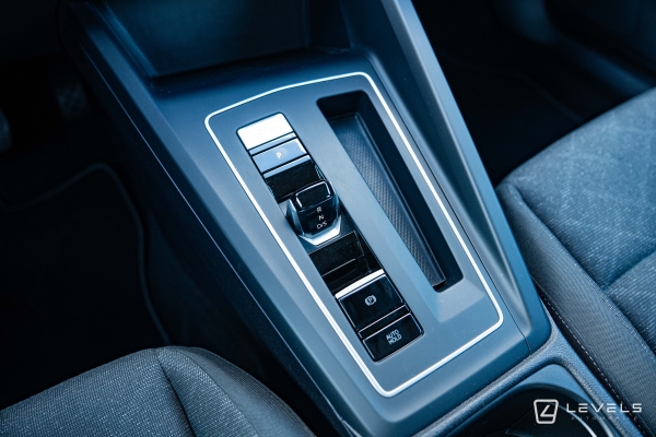  Volkswagen Golf 8 1.0 eTSI 110ch DSG7 Life Business