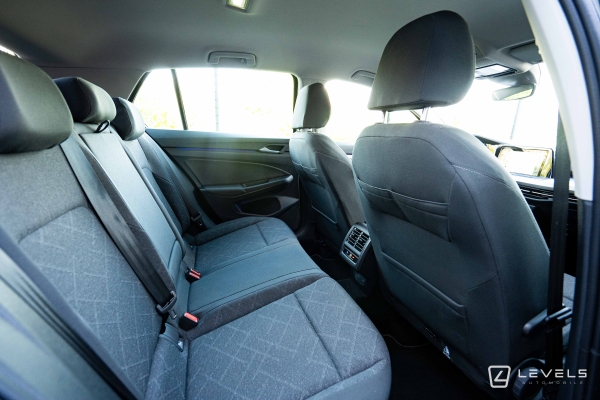  Volkswagen Golf 8 1.0 eTSI 110ch DSG7 Life Business