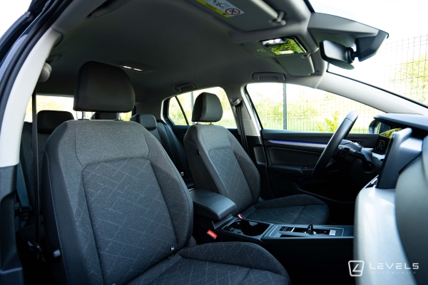  Volkswagen Golf 8 1.0 eTSI 110ch DSG7 Life Business