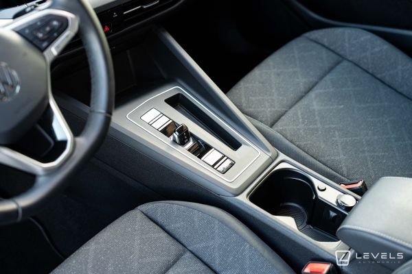  Volkswagen Golf 8 1.0 eTSI 110ch DSG7 Life Business