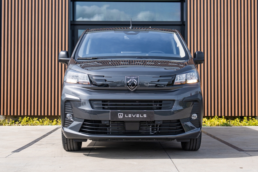 Utilitaire PEUGEOT EXPERT XL 2.2 HDI 180 BVA CABINE APPROFONDIE 5 P 33325 €HT
