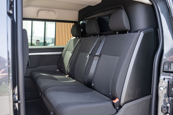 Utilitaire PEUGEOT EXPERT XL 2.2 HDI 180 BVA CABINE APPROFONDIE 5 P 33325 €HT
