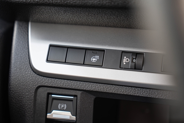 Utilitaire PEUGEOT EXPERT XL 2.2 HDI 180 BVA CABINE APPROFONDIE 5 P 33325 €HT