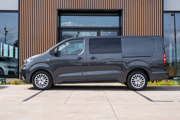 Utilitaire PEUGEOT EXPERT XL 2.2 HDI 180 BVA CABINE APPROFONDIE 5 P 33325 €HT