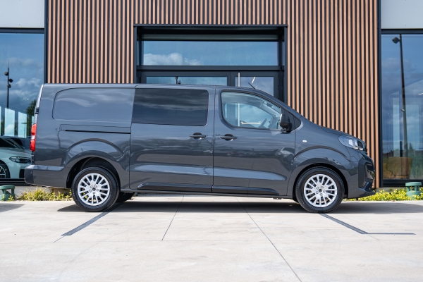 Utilitaire PEUGEOT EXPERT XL 2.2 HDI 180 BVA CABINE APPROFONDIE 5 P 33325 €HT