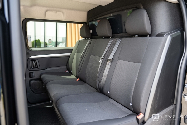 Utilitaire PEUGEOT EXPERT XL 2.2 HDI 180 BVA CABINE APPROFONDIE 5 P 33325 €HT