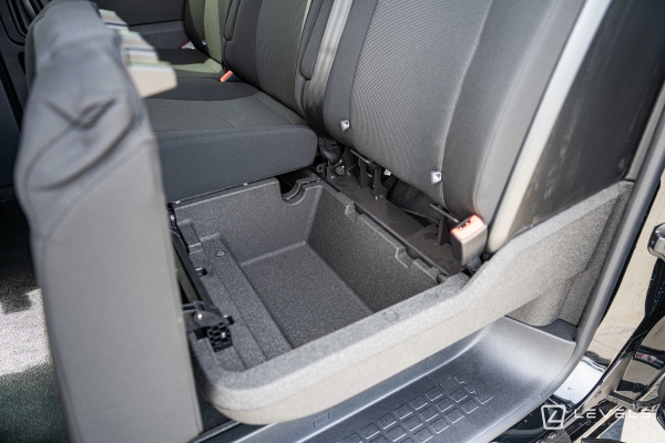 Utilitaire PEUGEOT EXPERT XL 2.2 HDI 180 BVA CABINE APPROFONDIE 5 P 33325 €HT
