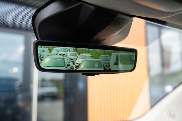 Utilitaire PEUGEOT EXPERT XL 2.2 HDI 180 BVA CABINE APPROFONDIE 5 P 33325 €HT