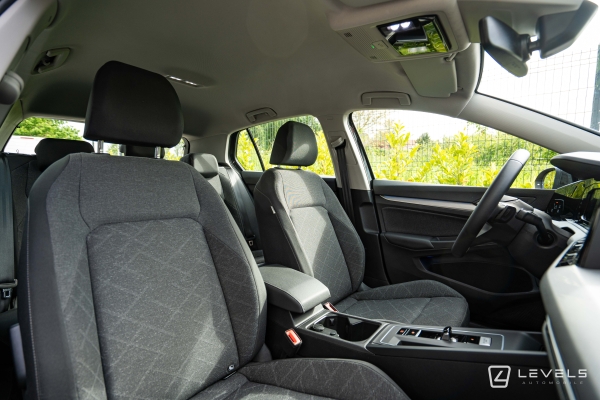  Volkswagen Golf 8 1.0 eTSI 110ch DSG7 Life Business