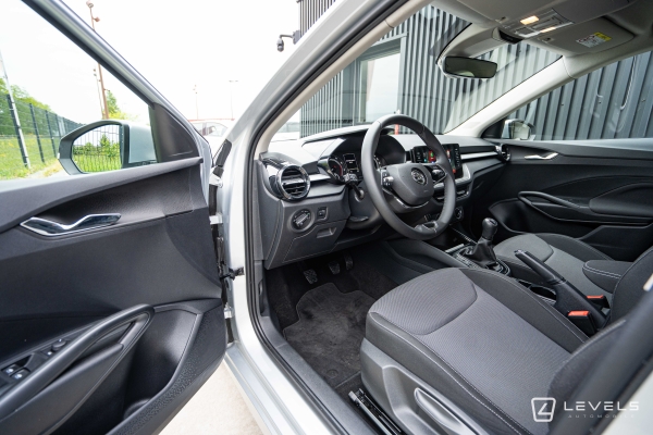 Skoda Fabia Ambition 1.0 MPI 80 Ch BVM5