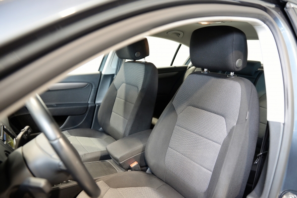  Volkswagen PASSAT 2.0 TDI 140 ch CONFORTLINE DSG