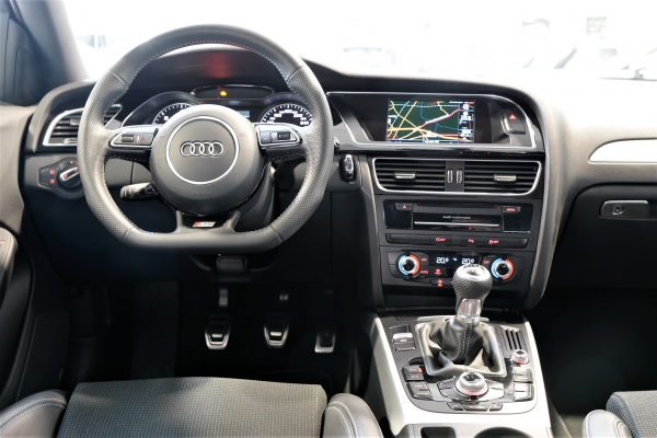 AUDI A4 AVANT TDI 150 S LINE COMPETITION PLUS