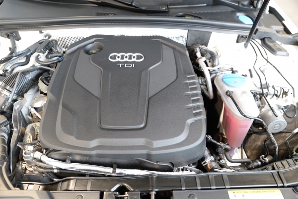 AUDI A4 AVANT TDI 150 S LINE COMPETITION PLUS