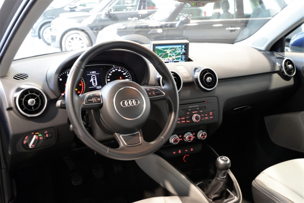 Audi A1 1.6 tdi 105 AMBITION LUXE