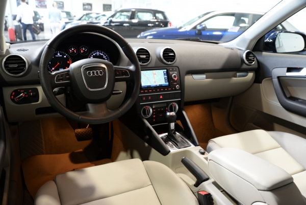 Audi A3 SPORTBACK 2.0 TDI 140 AMBITION LUXE STRONIC