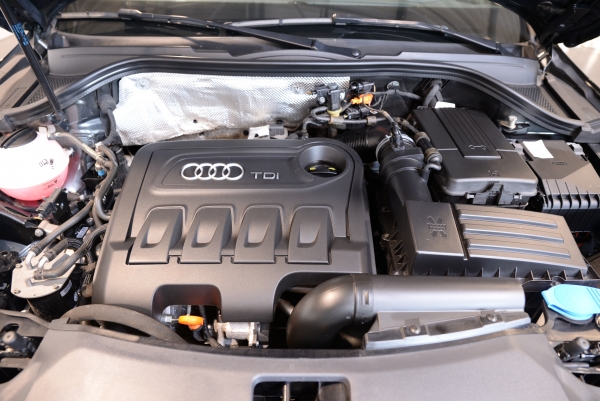 Audi Q3 TDI 140 S LINE BV6