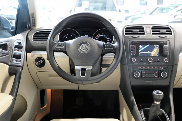  Volkswagen GOLF 2.0 TDI 140 CH CARAT EDITION
