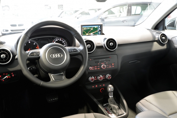Audi A1 SPORTBACK TDI 90 CH AMBITION LUXE STRONIC
