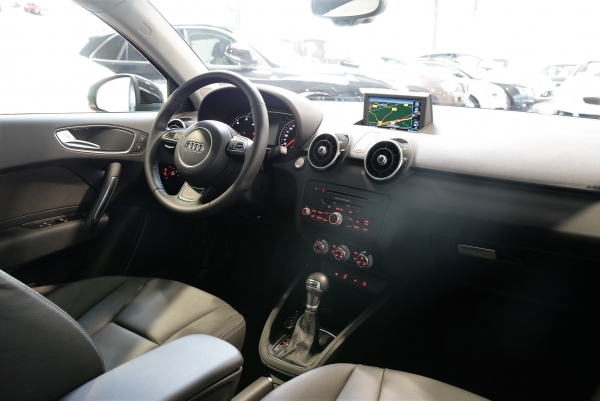 Audi A1 SPORTBACK TDI 90 CH AMBITION LUXE STRONIC
