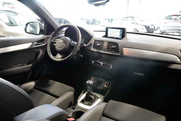Audi Q3 2.0 TDI 140 S LINE