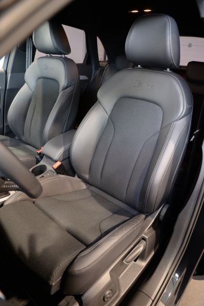 Audi Q3 2.0 TDI 140 S LINE