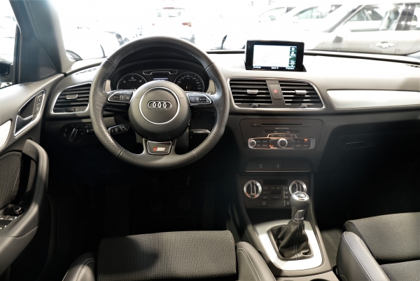 Audi Q3 2.0 TDI 140 S LINE
