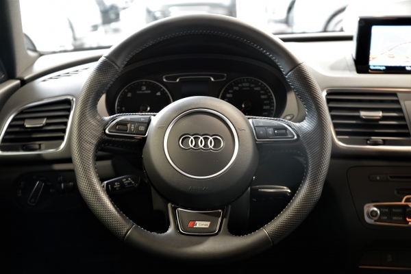 Audi Q3 2.0 TDI 140 S LINE