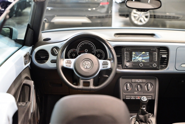  Volkswagen Coccinelle 2.0 TDI 140 ch CABRIOLET VINTAGE