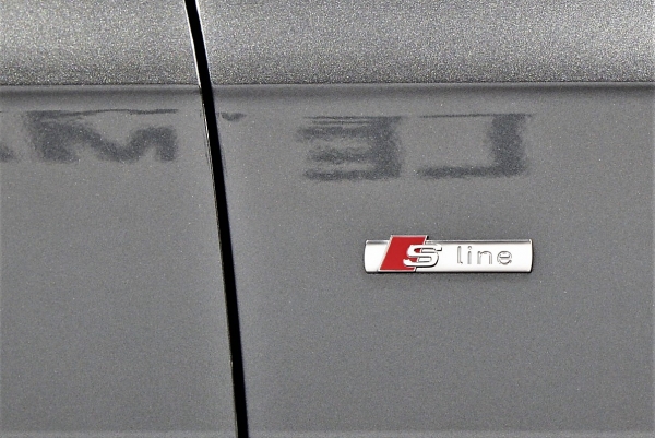 Audi A4 AVANT TDI 177 CH S LINE BVA8