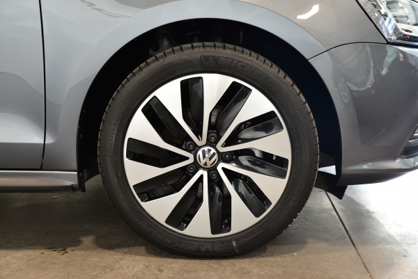  Volkswagen JETTA HYBRID TSI 170 CH CARAT DSG7