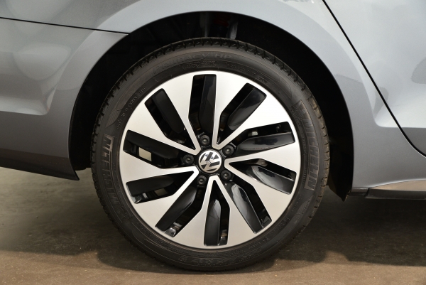  Volkswagen JETTA HYBRID TSI 170 CH CARAT DSG7