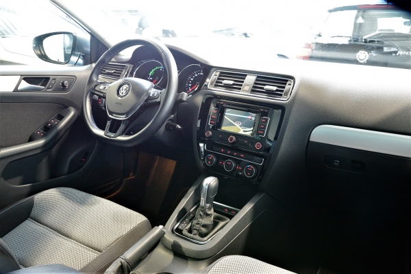  Volkswagen JETTA HYBRID TSI 170 CH CARAT DSG7