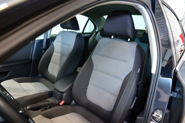  Volkswagen JETTA HYBRID TSI 170 CH CARAT DSG7