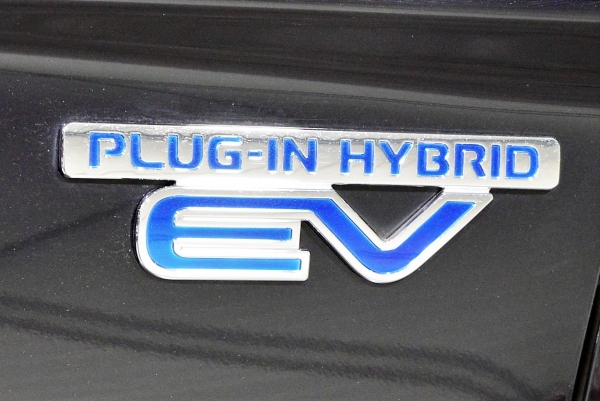 Mitsubishi OUTLANDER PHEV HYBRIDE RECHARGEABLE INSTYLE SPORT