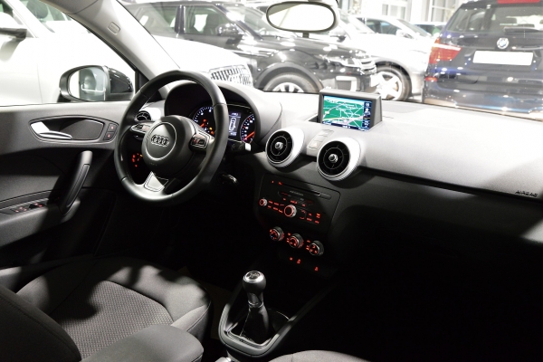 Audi A1 1.6 TDI 90 CH S LINE