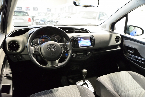 Toyota YARIS HYBRIDE 100h FRANCE 5P