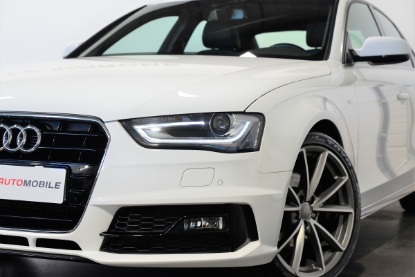 Audi A4 2.0 TDI 150 CH S LINE BV6