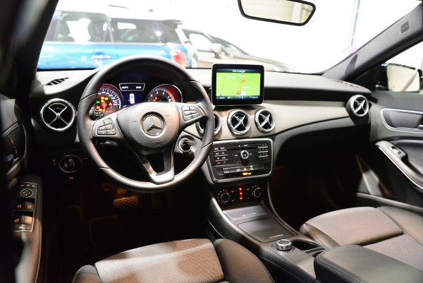 Mercedes GLA 180e INSPIRATION 7G-DCT