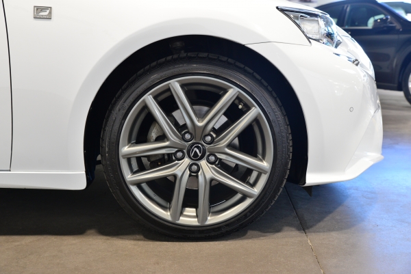 LEXUS IS 300H F-SPORT BVA