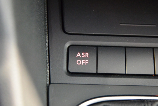  Volkswagen VW GOLF TDI 90 CH CONFORTLINE 3P