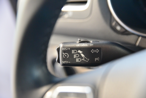  Volkswagen VW GOLF TDI 90 CH CONFORTLINE 3P