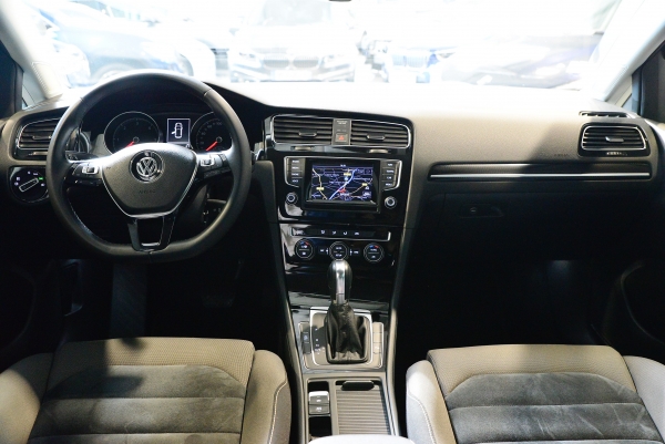  Volkswagen GOLF VII TDI 105 CH CARAT DSG7