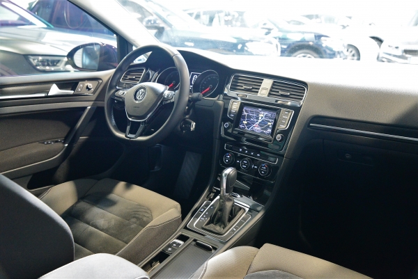  Volkswagen GOLF VII TDI 105 CH CARAT DSG7