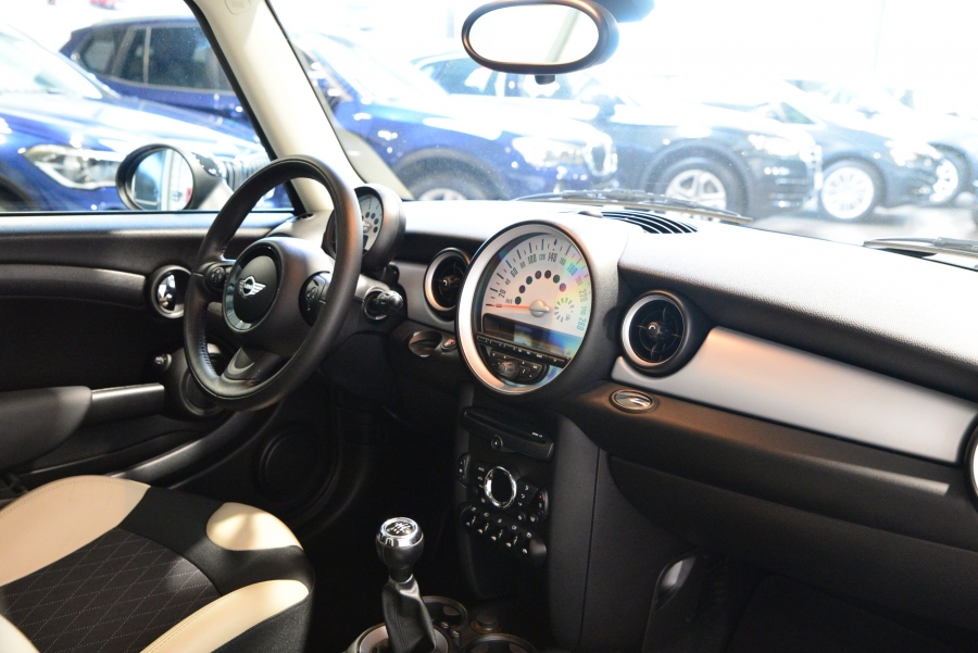 Mini Cooper d 112 ch Pack Chili