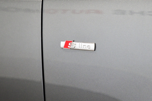 Audi Q5 QUATTRO 2.0 TDI 177 CH S LINE STRONIC7