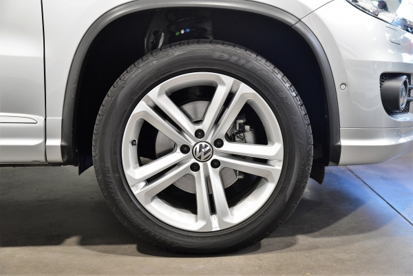  Volkswagen TIGUAN 2.0 TDI 110 R-EXCLUSIVE
