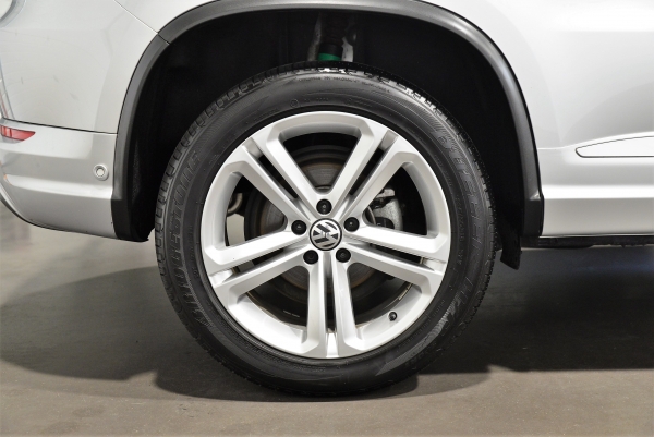 Volkswagen TIGUAN 2.0 TDI 110 R-EXCLUSIVE