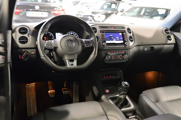  Volkswagen TIGUAN 2.0 TDI 110 R-EXCLUSIVE